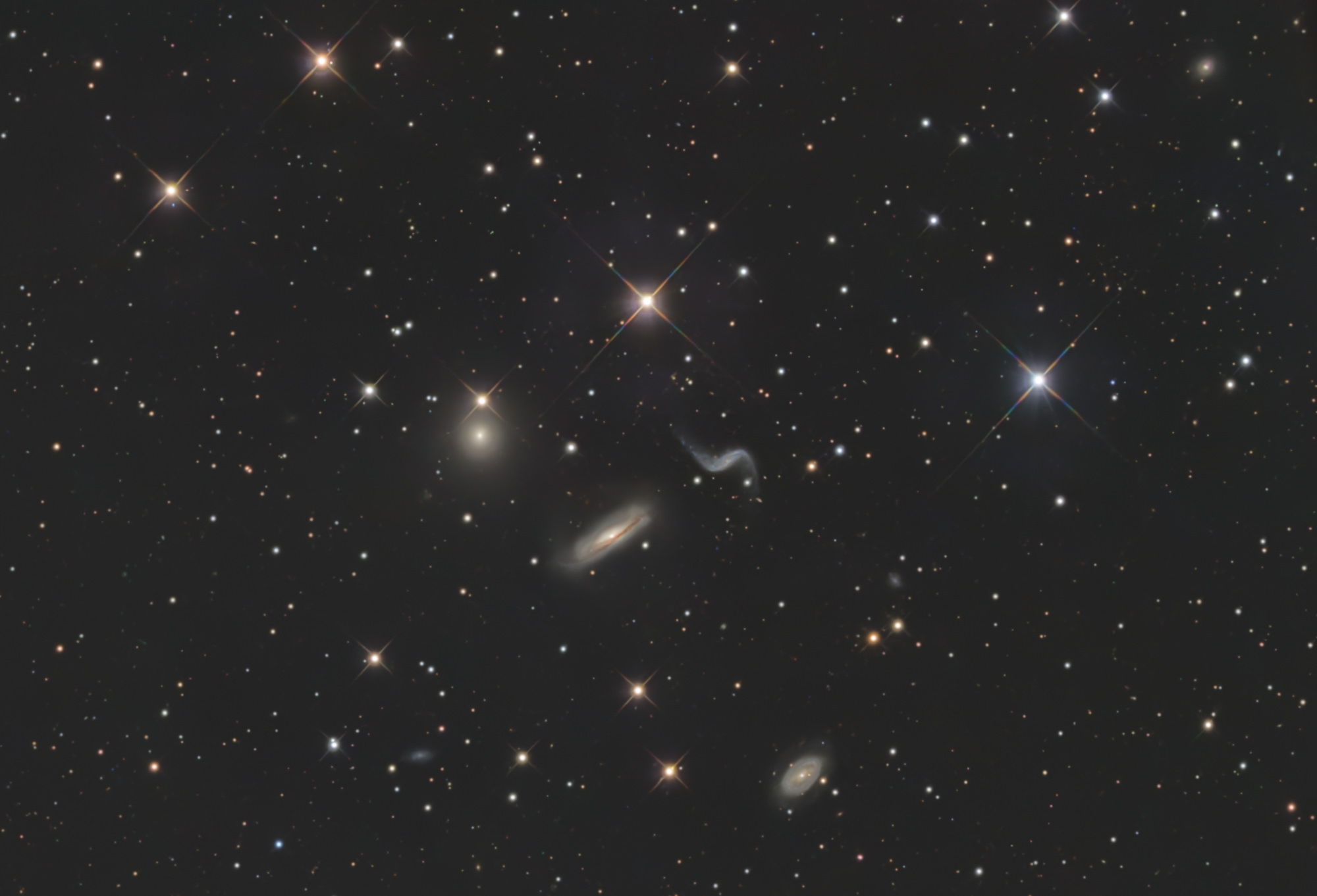 Hickson 44 ist eine Galaxiengruppe im Sternbild Löwe in rund 80 Millionen Lichtjahren Entfernung, die insgesamt vier Galaxien mit den Katalognummern NGC 3185, 3187, 3190 und 3193 enthält.